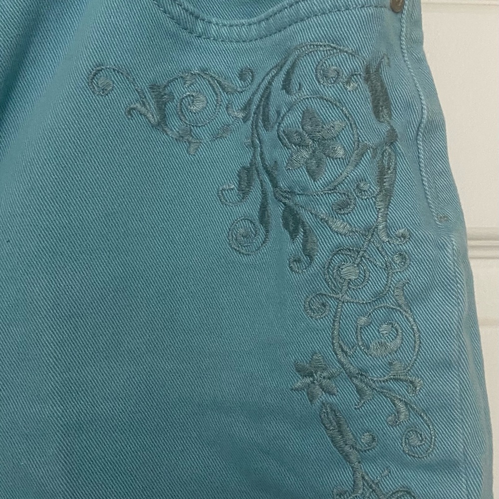 Gloria Vanderbilt capris - Picture 2 of 5
